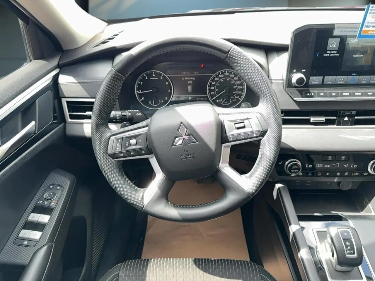 Mitsubishi Outlander снимка Mitsubishi Outlander