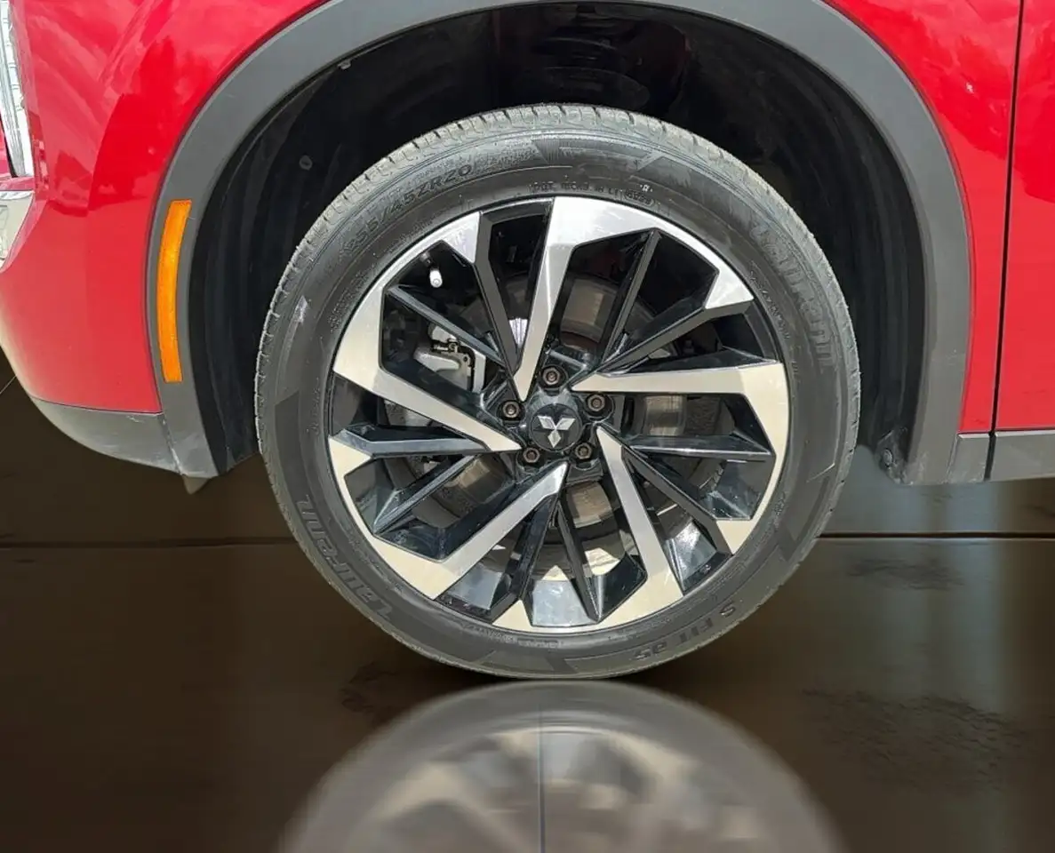 Mitsubishi Outlander снимка Mitsubishi Outlander