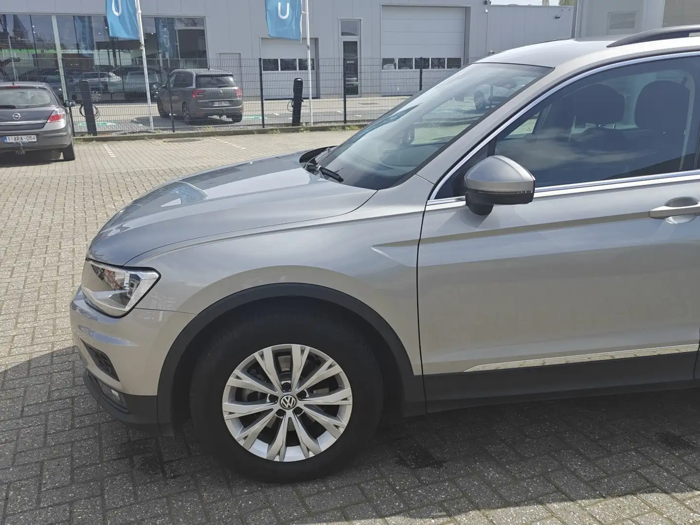 Volkswagen Tiguan Allspace 2.0 TSI 4Motion IQ.Drive OPF DSG Beige - 1