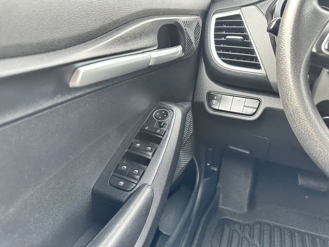 Kia Seltos снимка Kia Seltos