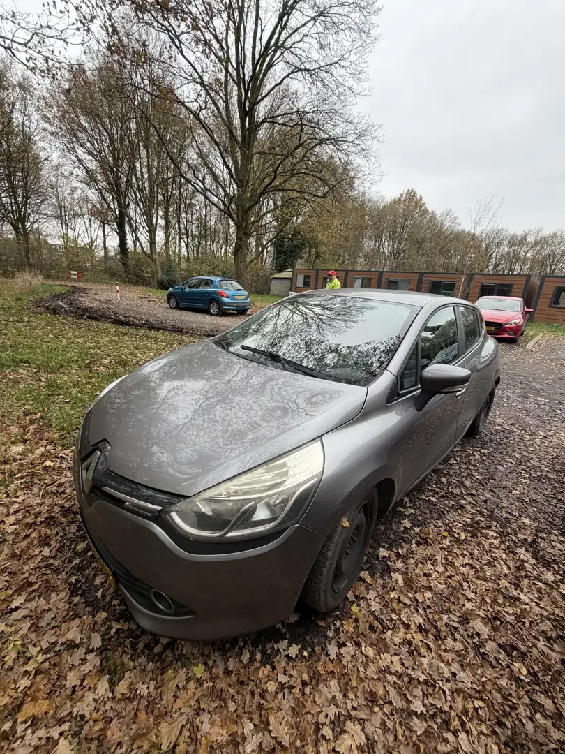 Renault Clio Renault Clio 0.9 TCE 66KW 5-DRS 2014 Grijs Grijs - 2