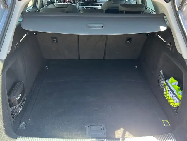 Audi A4 view 23