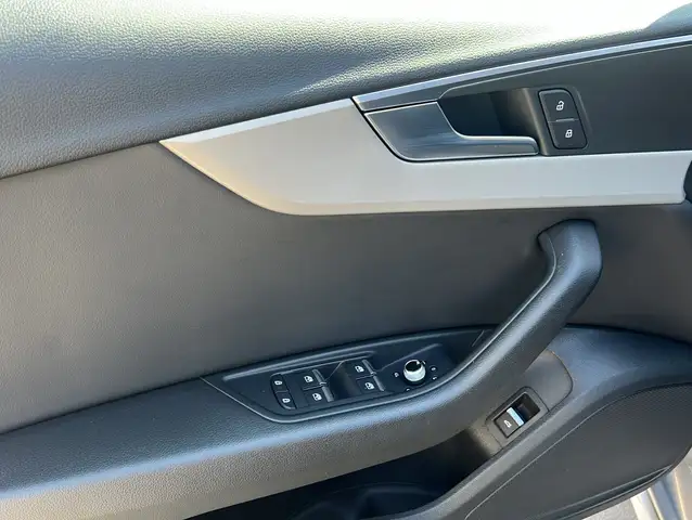 Audi A4 view 6