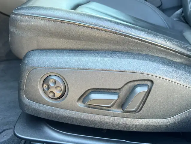 Audi A4 view 8