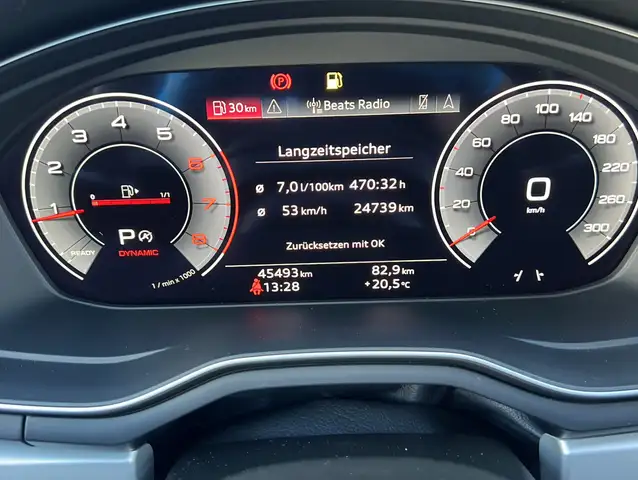 Audi A4 view 9