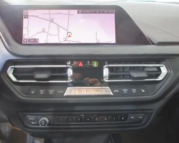 BMW 1 Series view 13