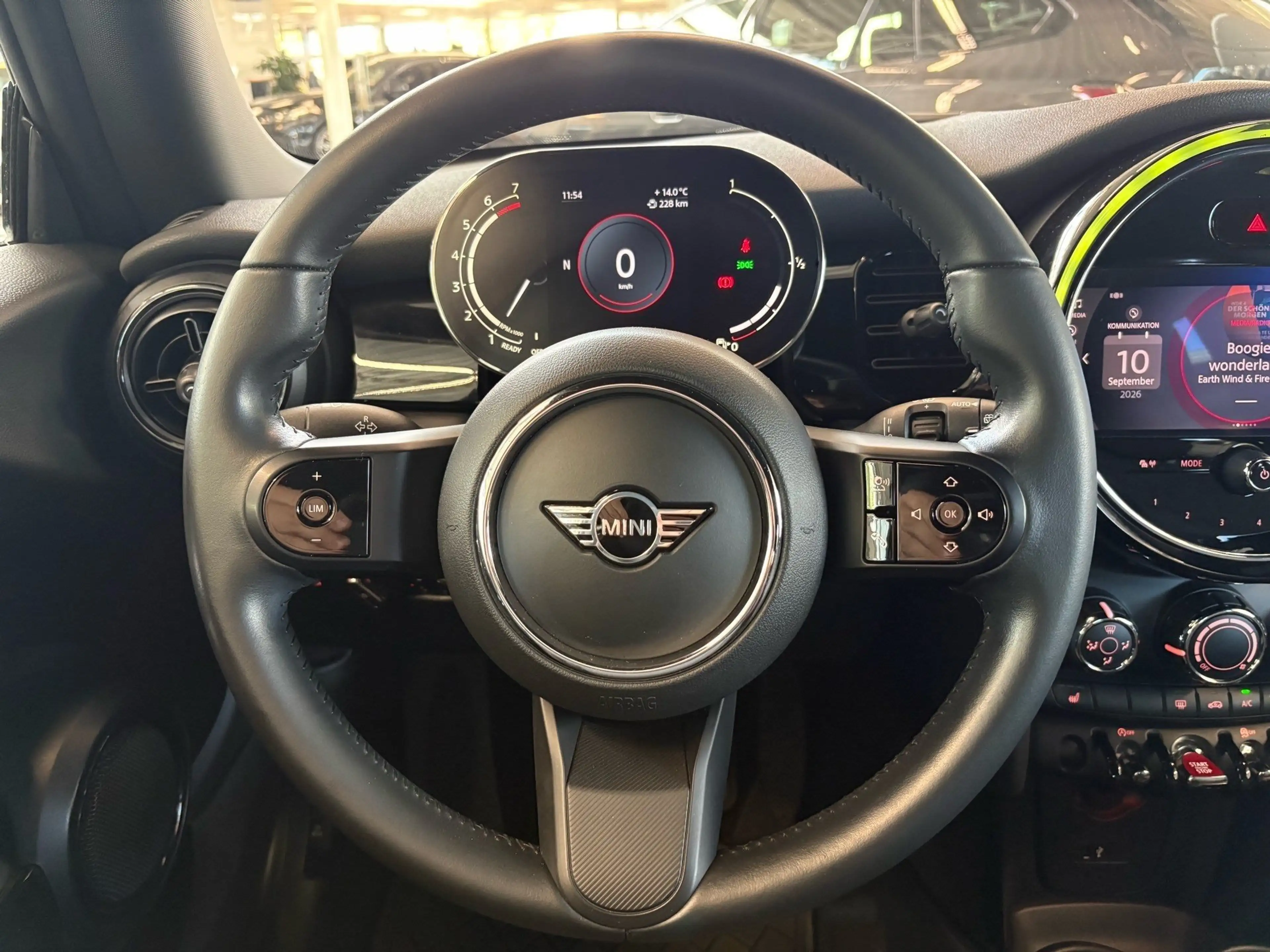 MINI One 3Türer Classic Trim PDC Navi Shz LED CarPlay — photo 10
