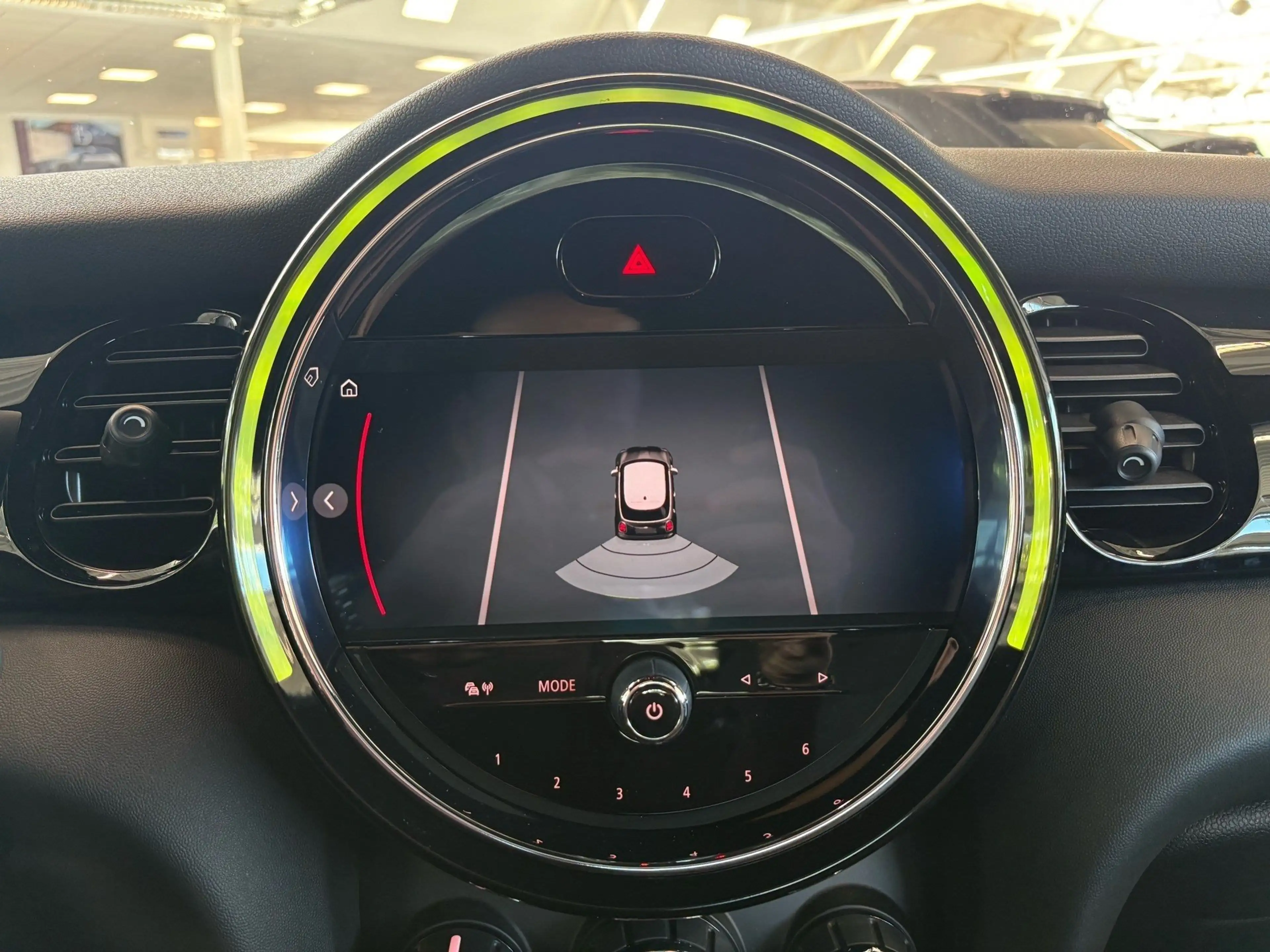 MINI One 3Türer Classic Trim PDC Navi Shz LED CarPlay — photo 7