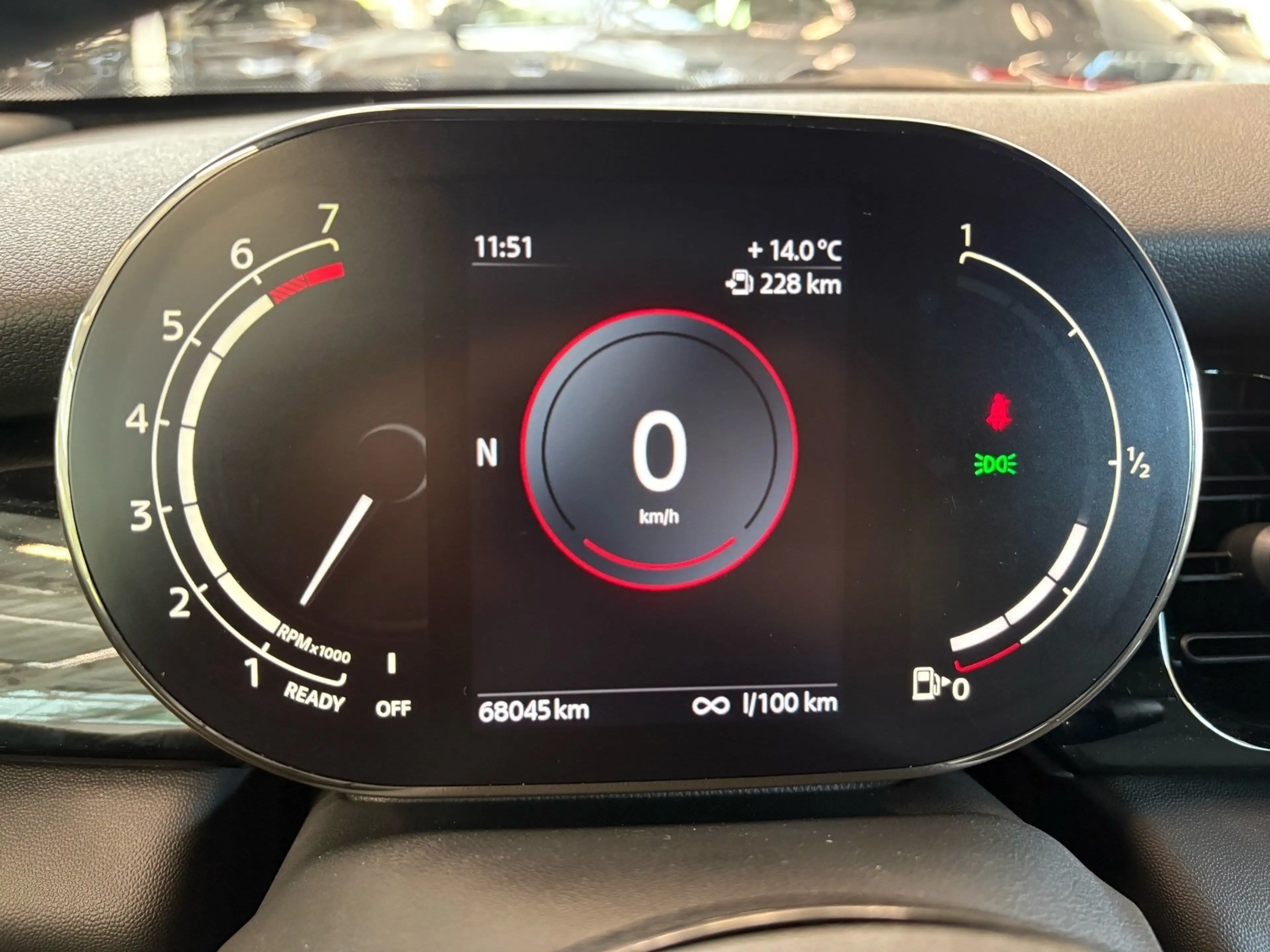 MINI One 3Türer Classic Trim PDC Navi Shz LED CarPlay — photo 5