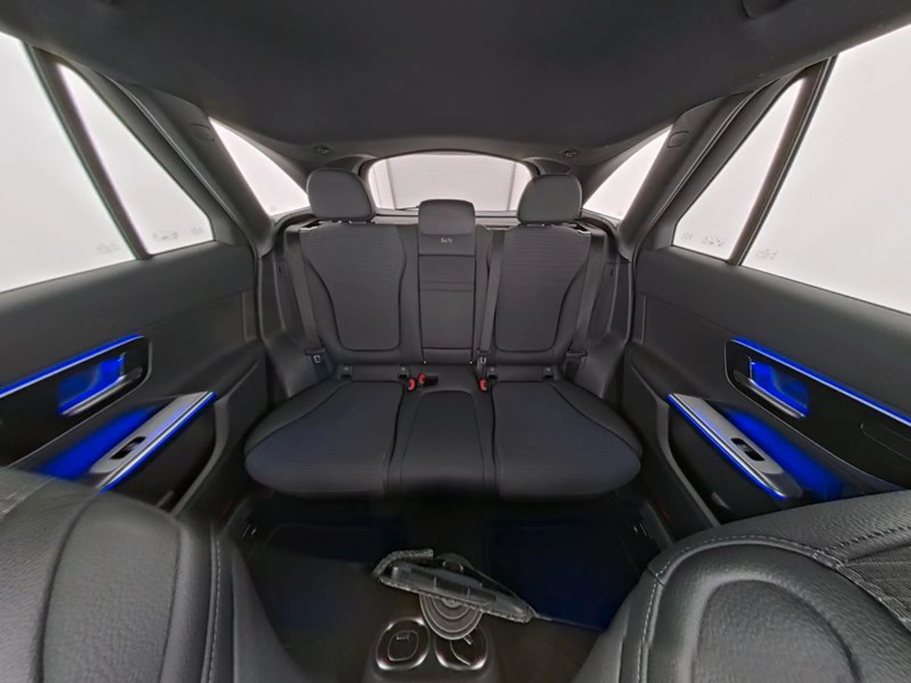 Mercedes-Benz GLC 300 e 4M Avantgarde Adv+ AHK 360° Winter 360 — photo 7