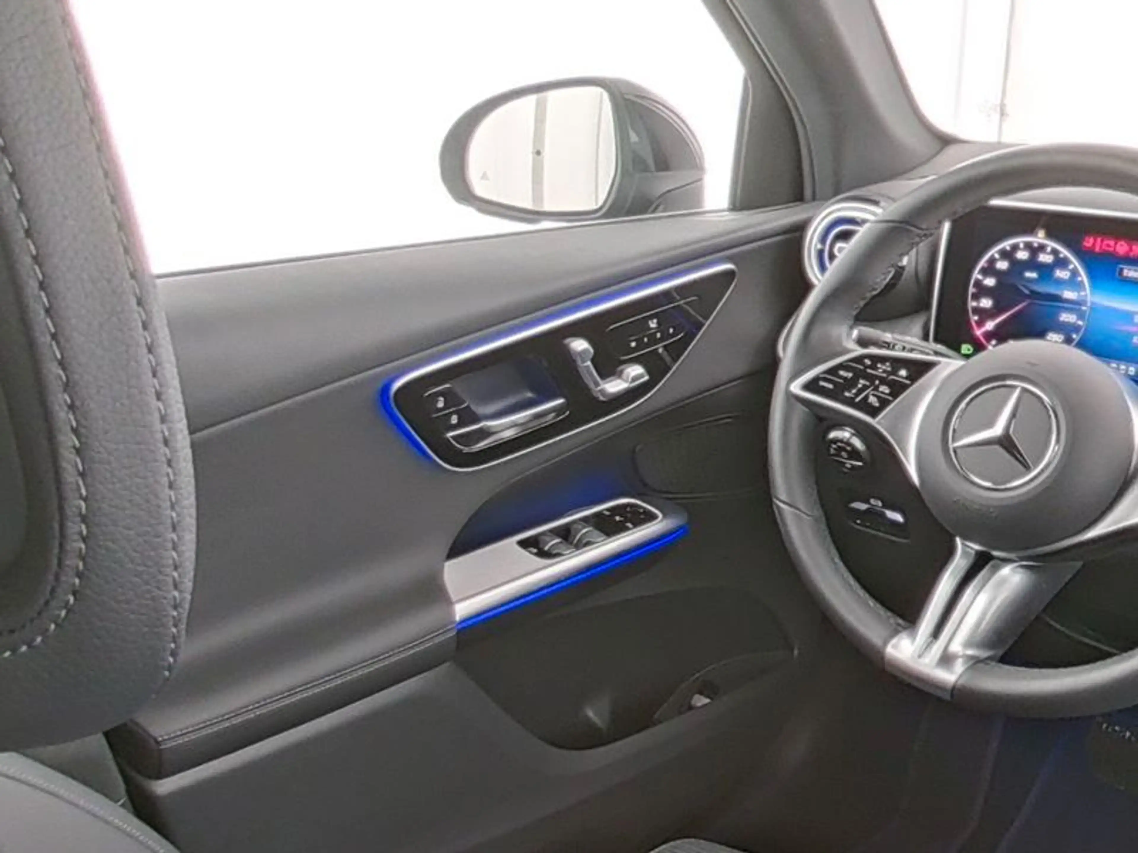Mercedes-Benz GLC 300 e 4M Avantgarde Adv+ AHK 360° Winter 360 — photo 8
