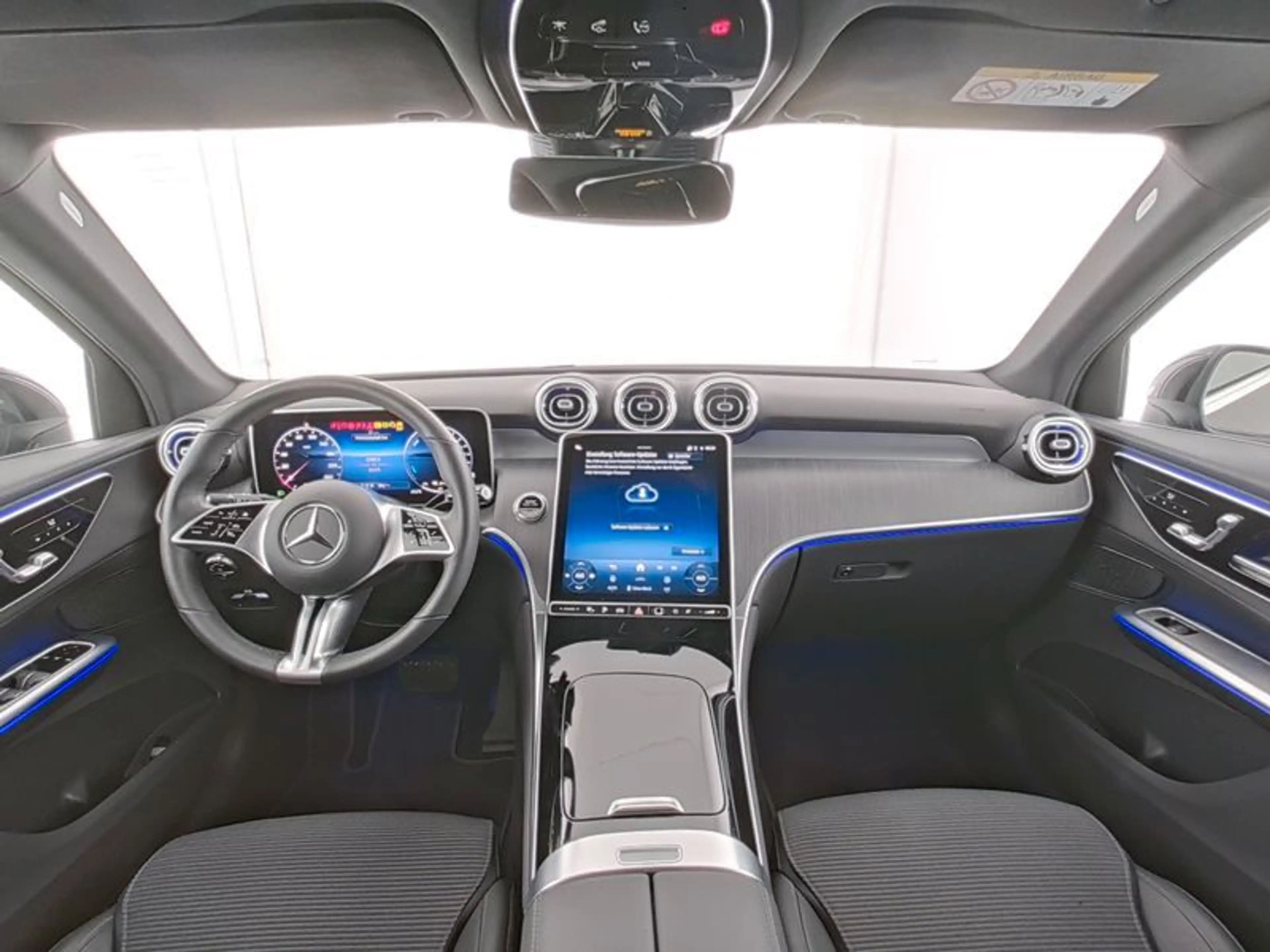 Mercedes-Benz GLC 300 e 4M Avantgarde Adv+ AHK 360° Winter 360 — photo 6