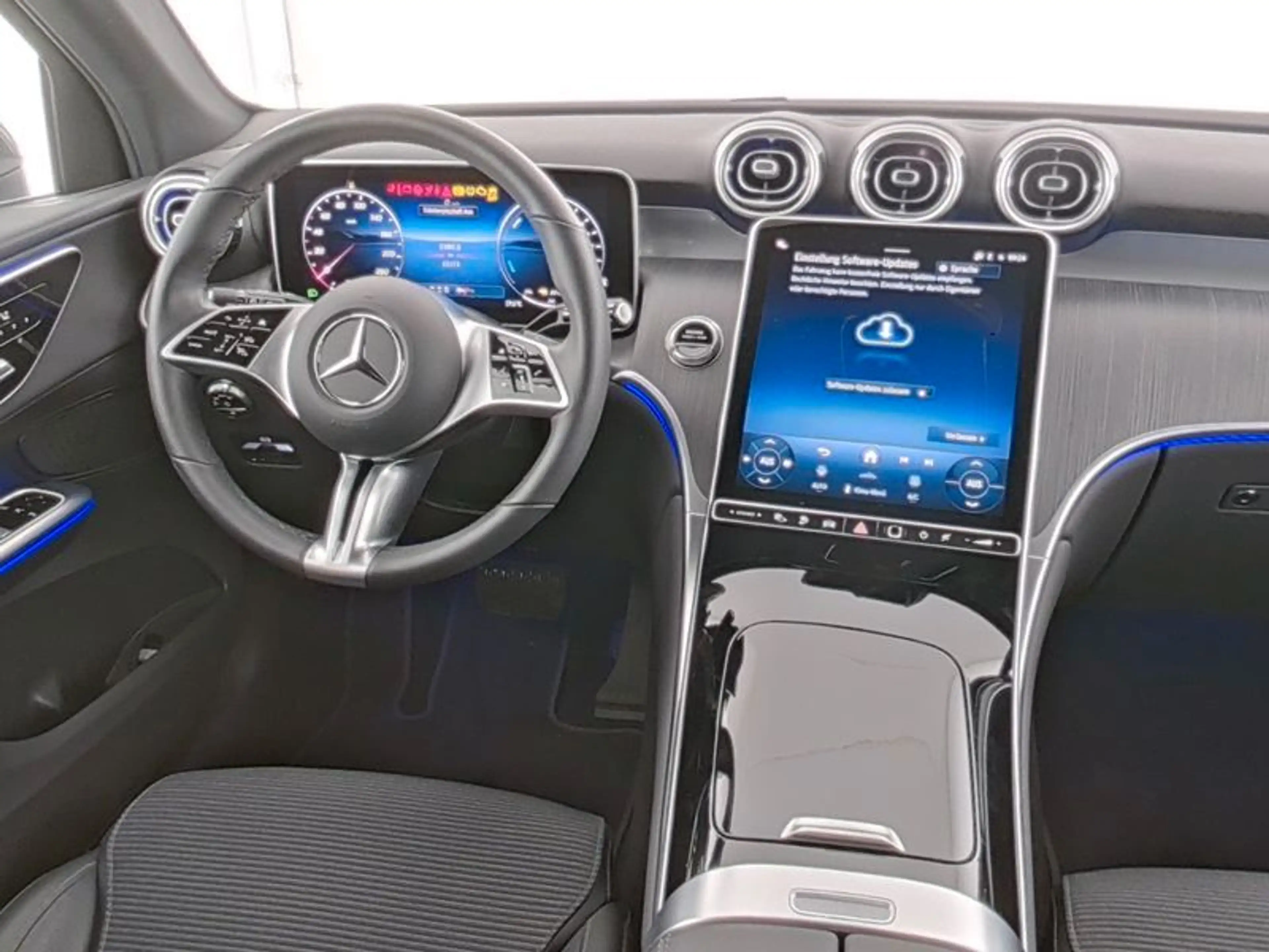 Mercedes-Benz GLC 300 e 4M Avantgarde Adv+ AHK 360° Winter 360 — photo 5