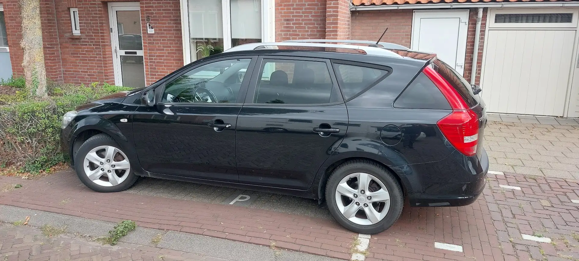 Kia Ceed / cee'd 1.4 CVVT X-ecutive Zwart - 2