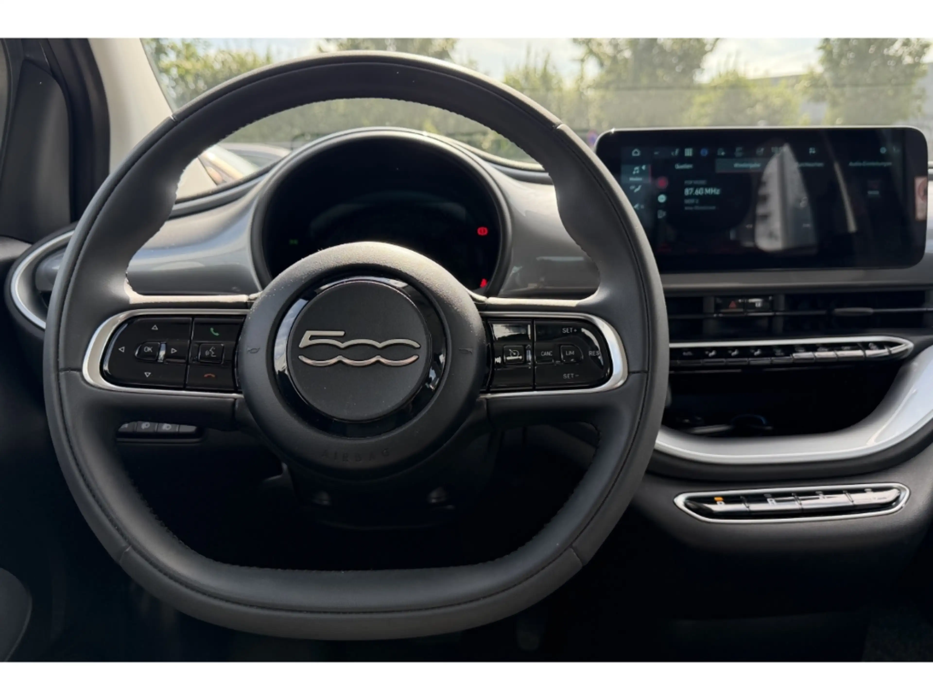 Fiat 500e Icon *Klimaanlage *AppleCarPlay *Android Auto — photo 13