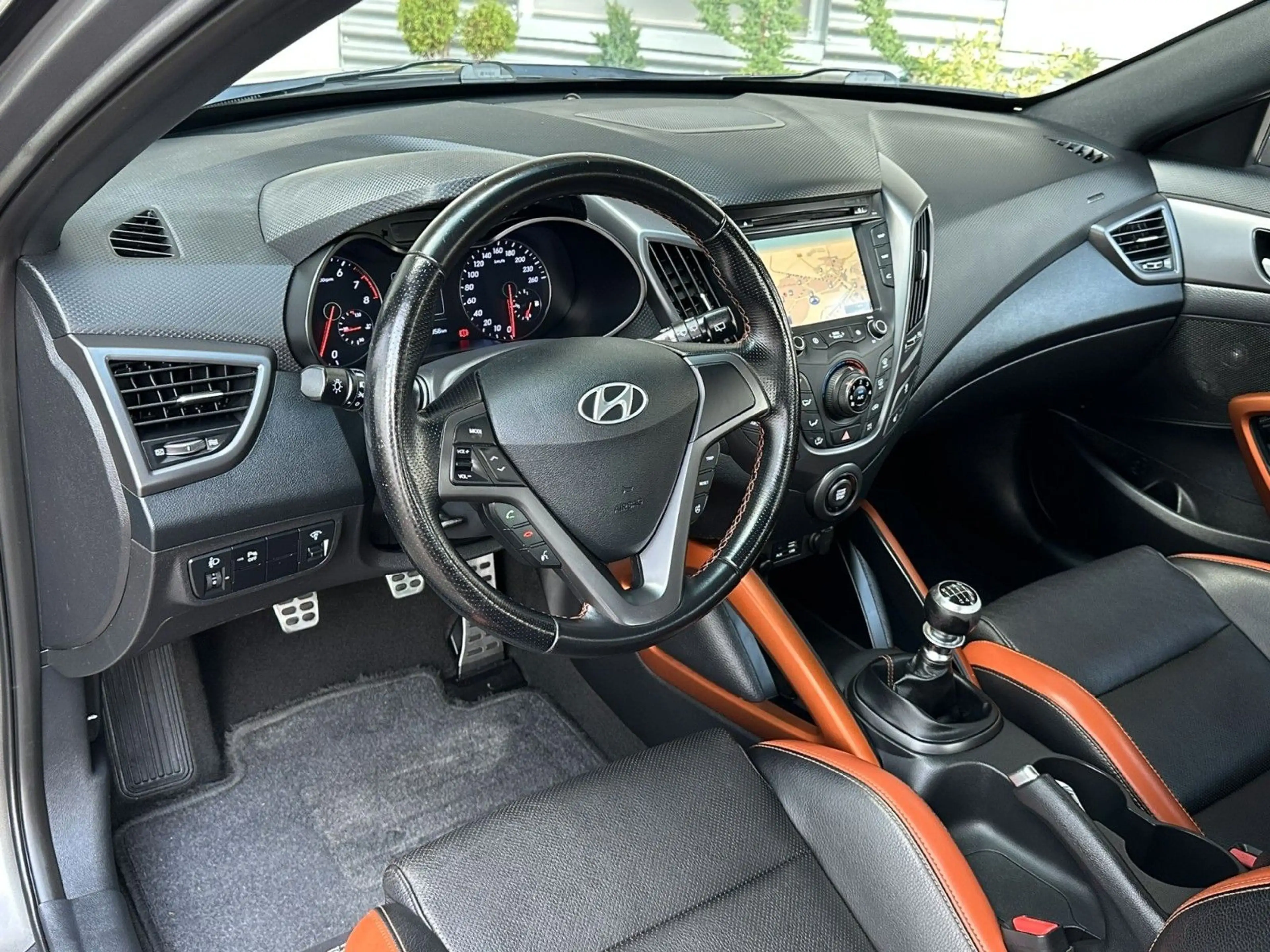 Hyundai VELOSTER 1.6 T-GDI Matt Finisch*Leder*Navi*TÜV — photo 9
