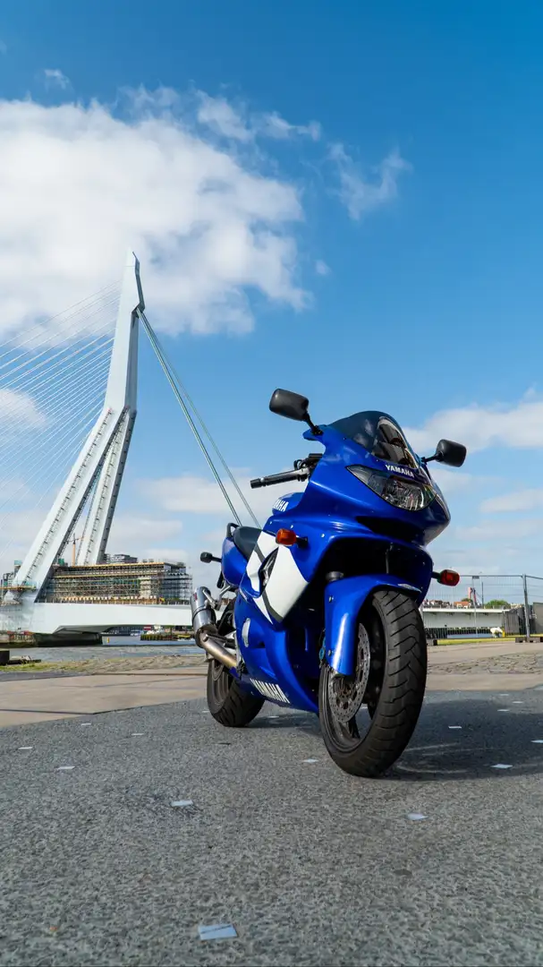 Yamaha YZF 600 Modrá - 1