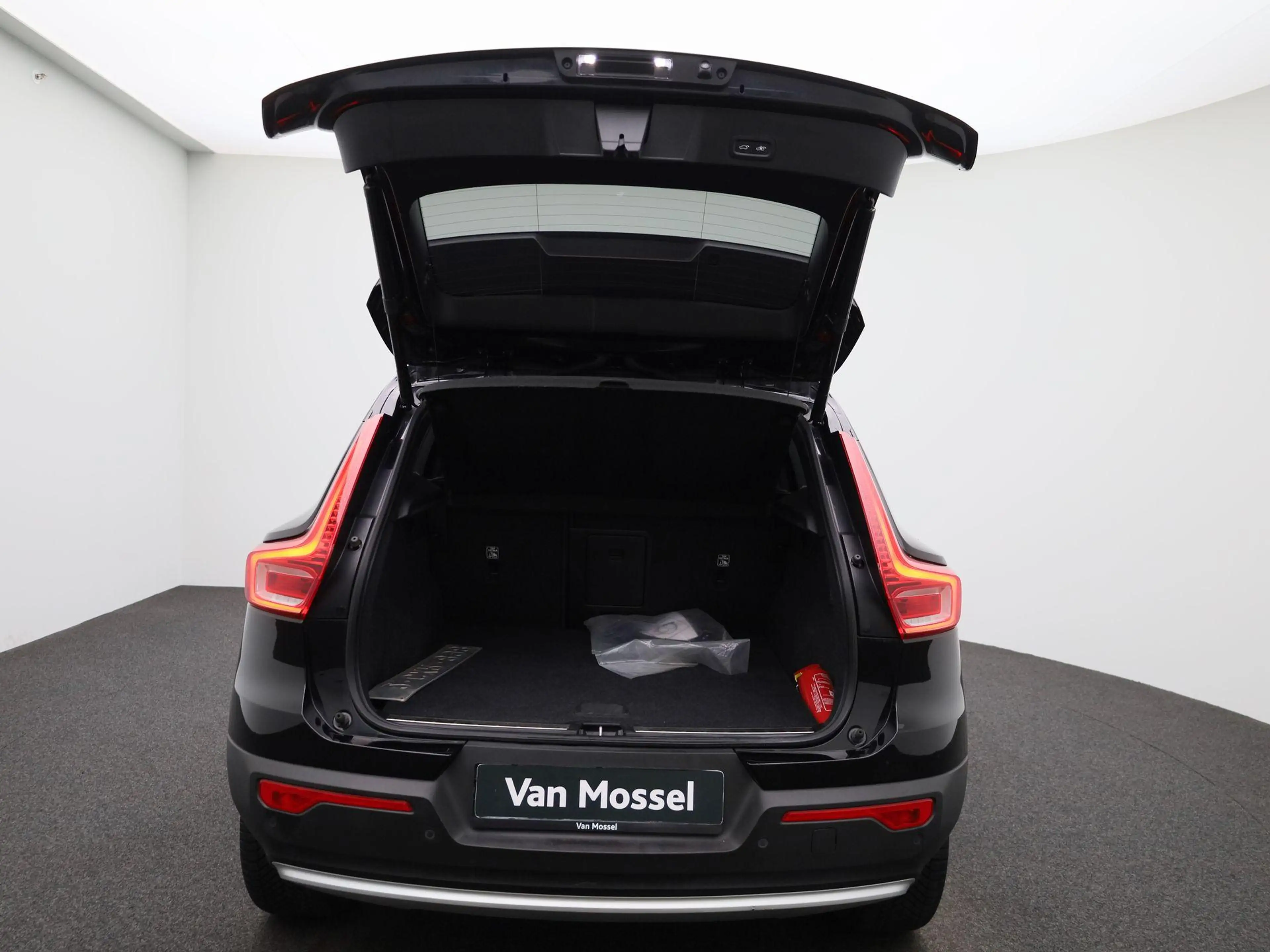 Volvo XC40 1.5 T4 Plug-in hybrid Plus Bright | Automaat | App — photo 12