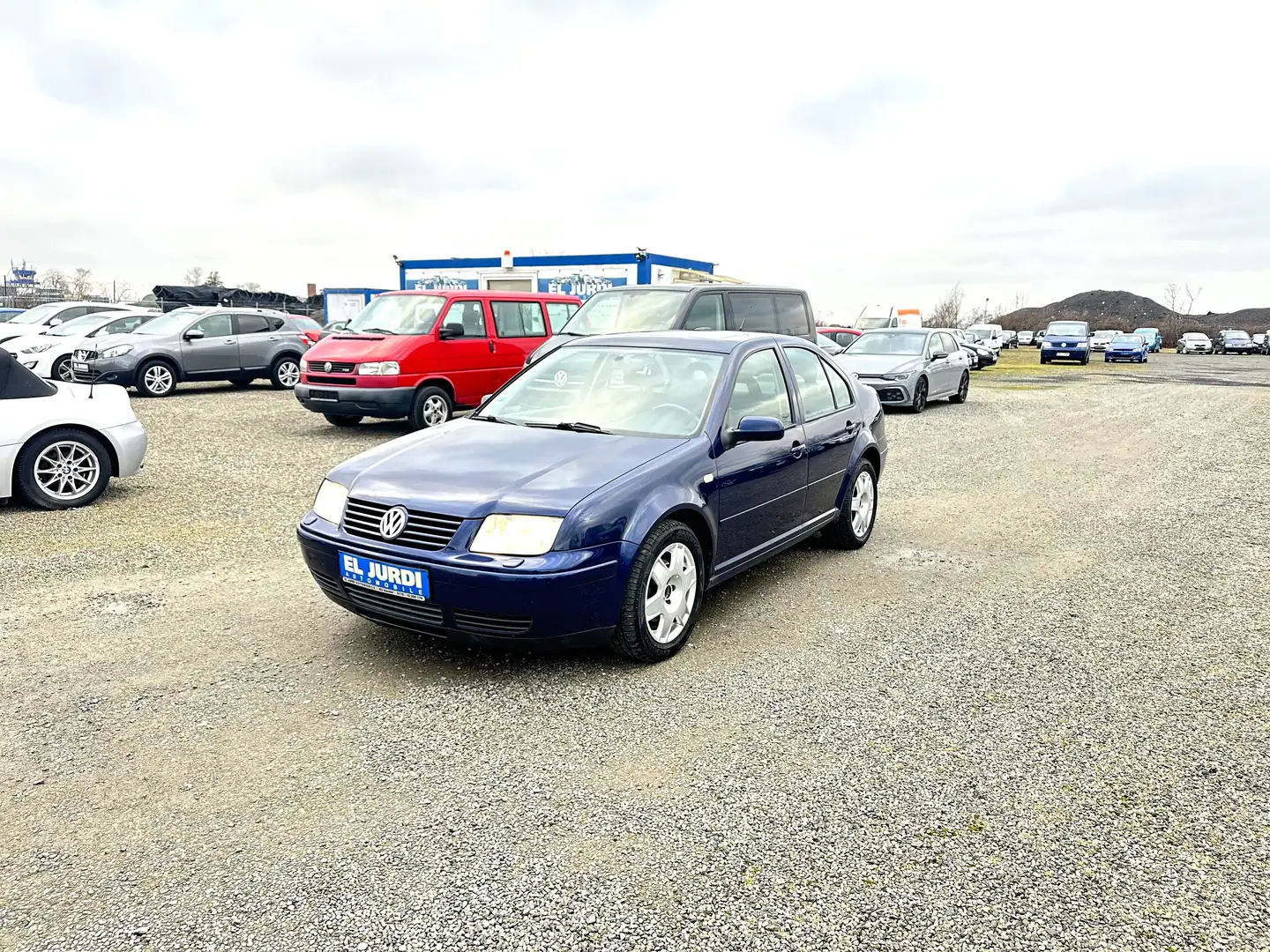 Volkswagen Bora 2.0 L *Highline*Klimatronik*TÜV & AU bis 05.25* Blau - 2