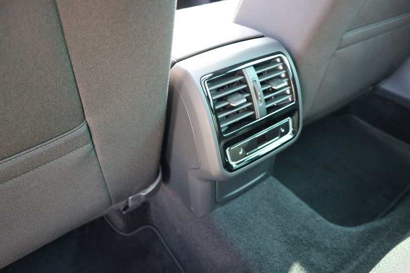 Volkswagen Passat Variant Passat 2.0 TDI DSG Variant Business Panoramadach — photo 11