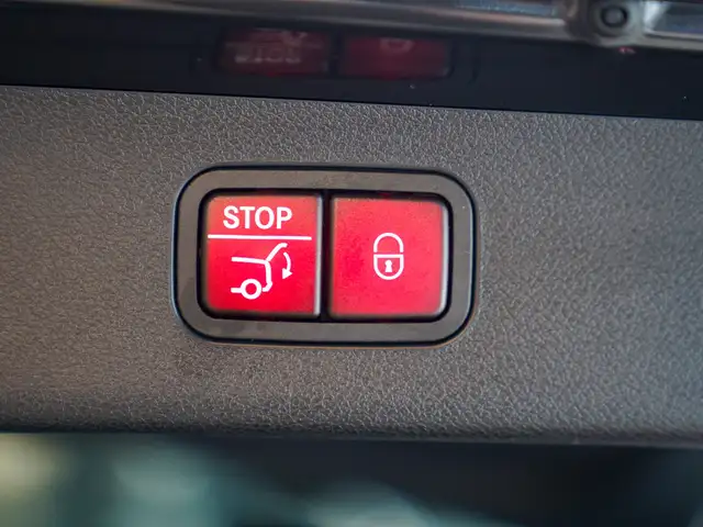 Mercedes-Benz E-Class view 7