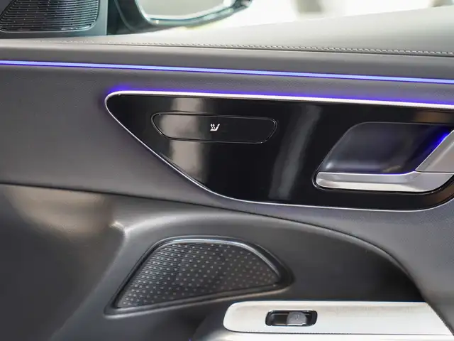 Mercedes-Benz E-Class view 14