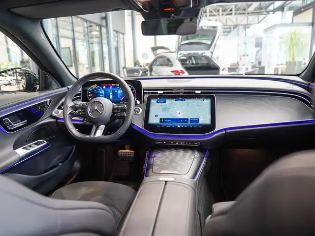 Mercedes-Benz E-Class view 16