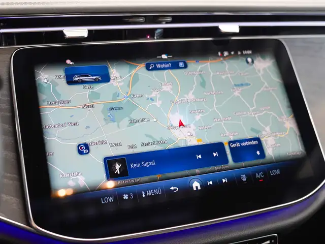 Mercedes-Benz E-Class view 21