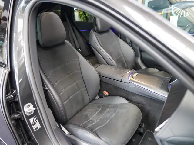 Mercedes-Benz E-Class view 11