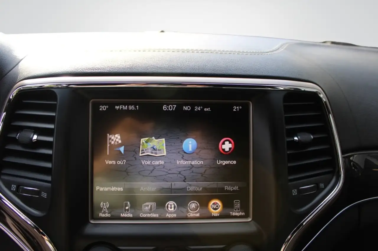 Jeep Grand Cherokee снимка Jeep Grand Cherokee