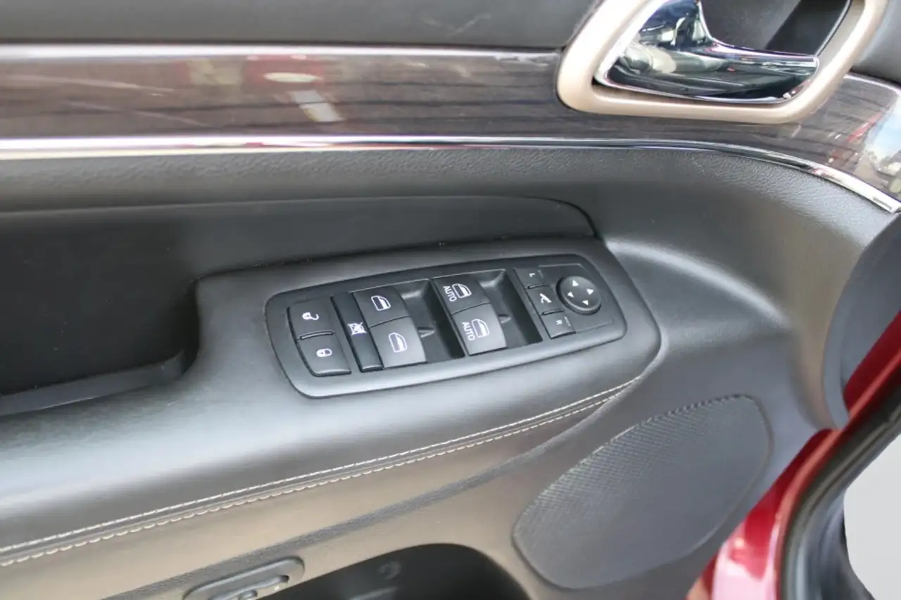 Jeep Grand Cherokee снимка Jeep Grand Cherokee