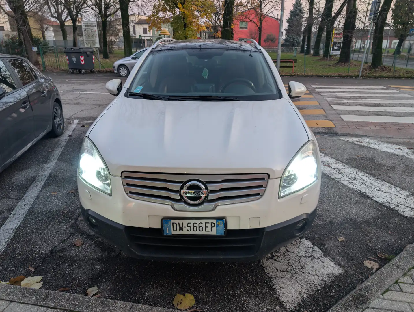 Nissan Qashqai+2 Tekna Bianco - 2