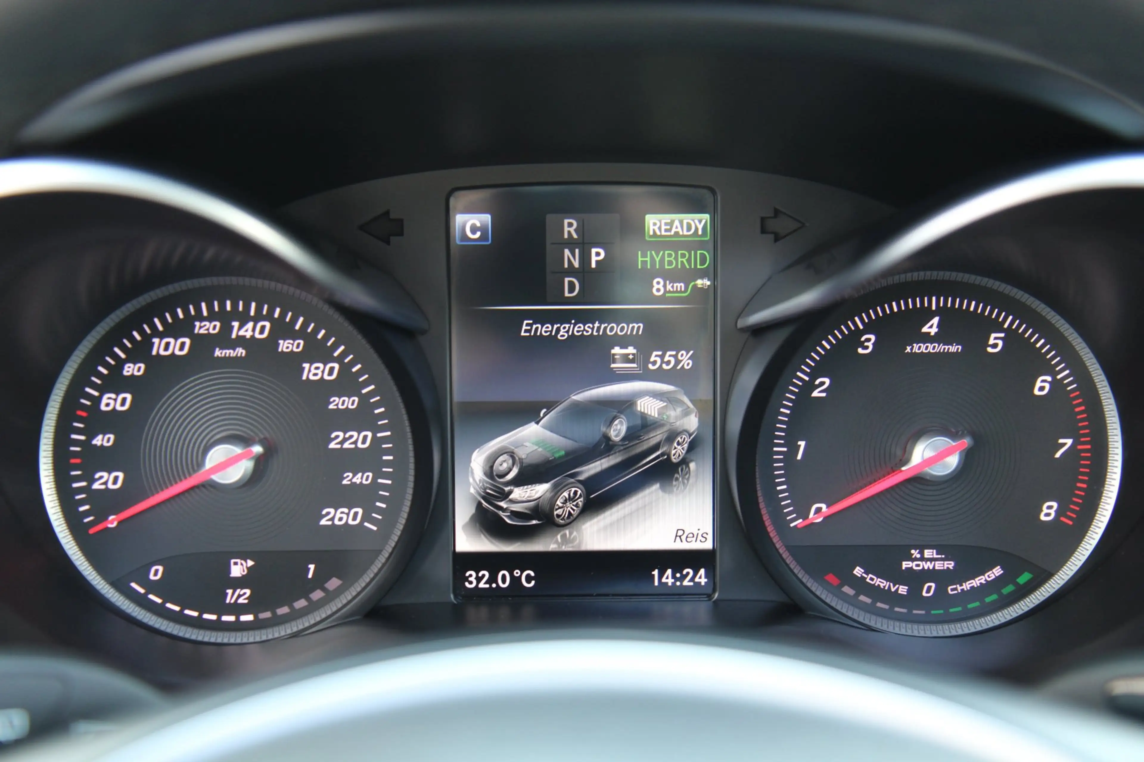 Mercedes-Benz C 350 Estate e Pano LED 360° Camera !! — photo 10