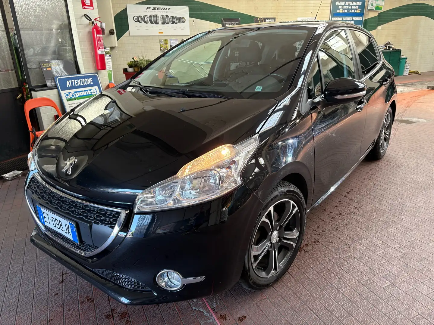 Peugeot 208 5p 1.2 vti 12v Allure Nero - 1