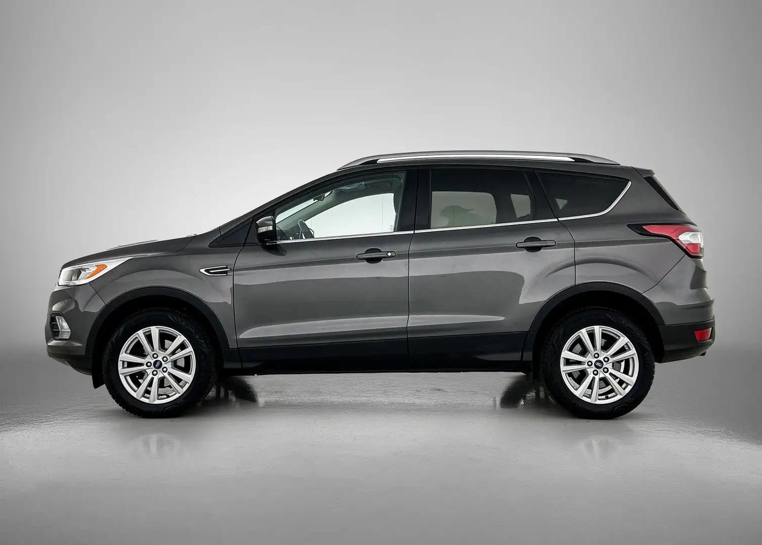 Ford Kuga 1.5 EcoBoost Trend Ultimate | Trekhaak | CC | Navi Grijs - 2