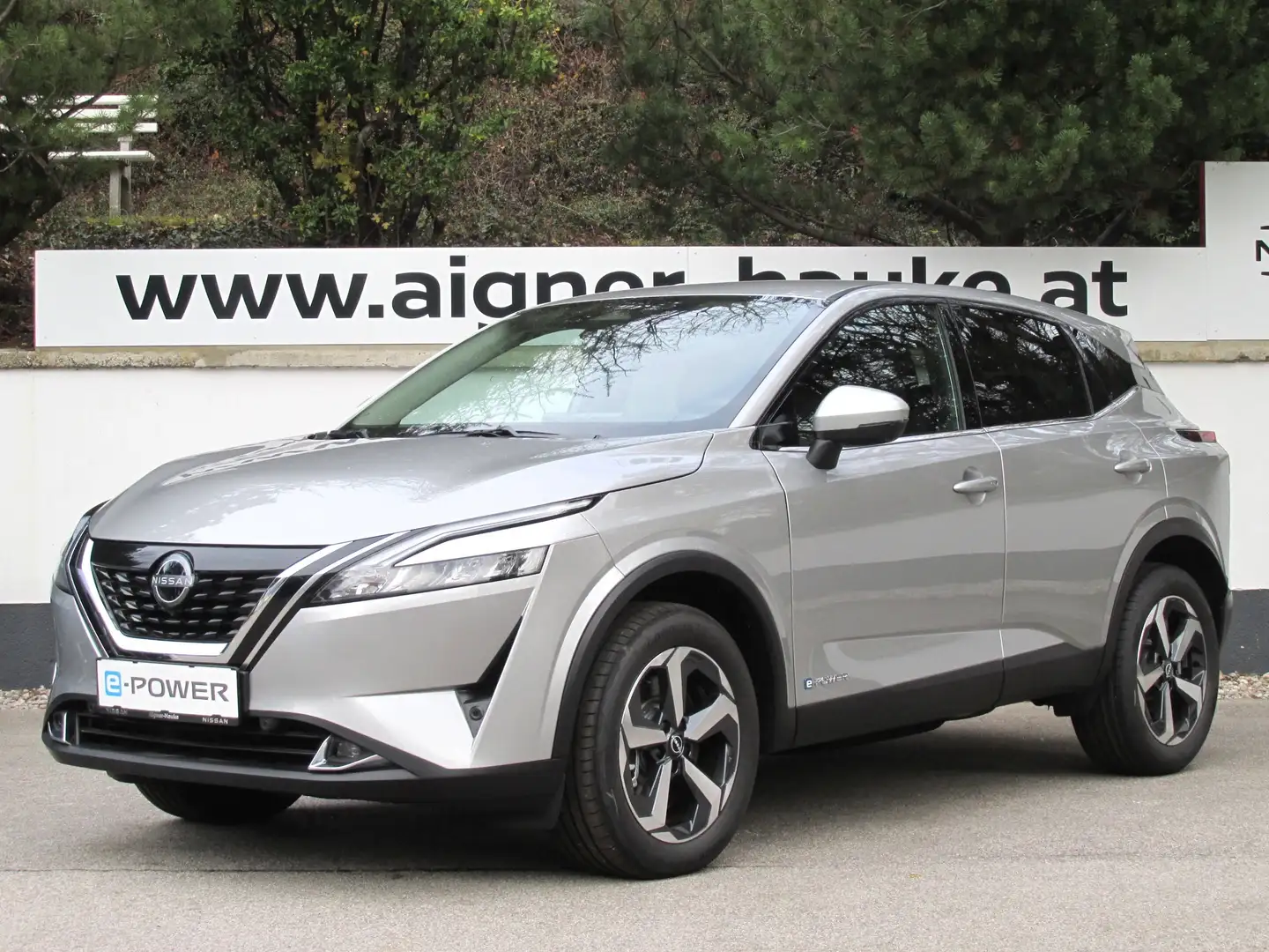 Nissan Qashqai 1,5 VC-T e-Power Edition 50 Silber - 1