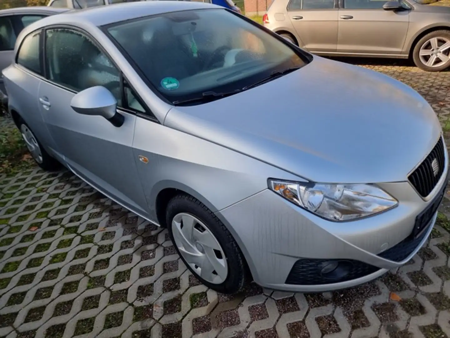 SEAT Ibiza SC 1.4 16V STYLE TÜV 06/2026 Silber - 1