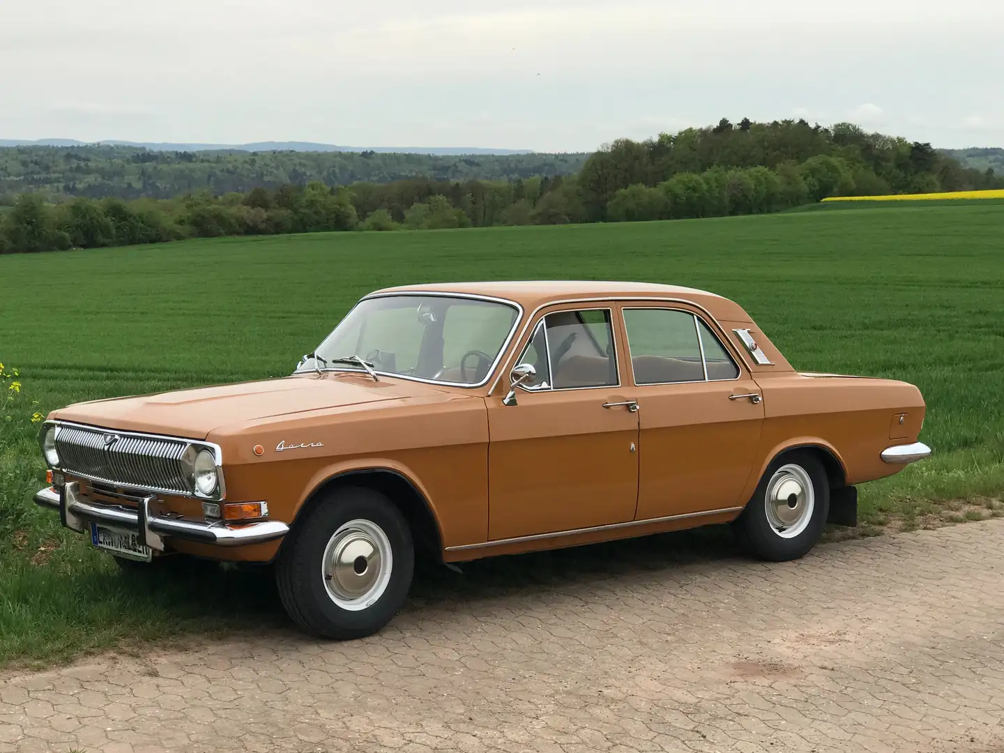 GAZ 24 Wolga Orange - 1