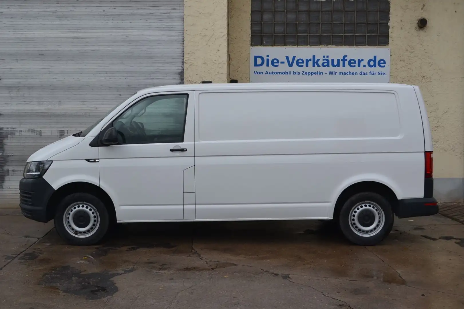 Volkswagen T6 Transporter Kasten lang LR Klima Standheizung Weiß - 2