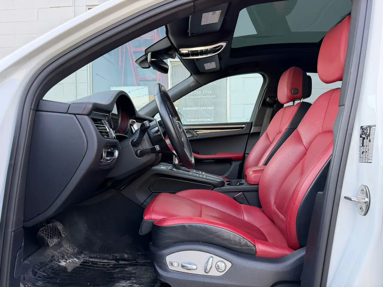 Porsche Macan снимка Porsche Macan