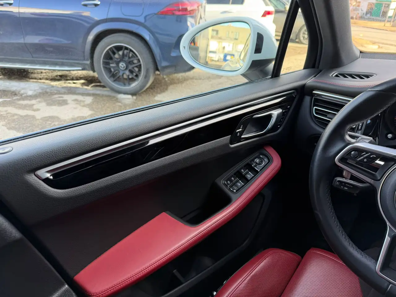 Porsche Macan снимка Porsche Macan