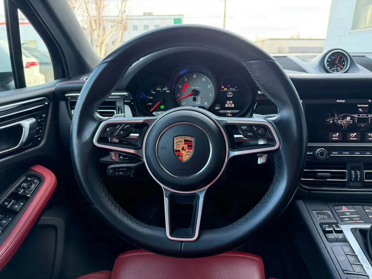 Porsche Macan снимка Porsche Macan