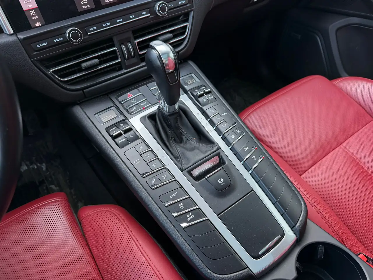 Porsche Macan снимка Porsche Macan