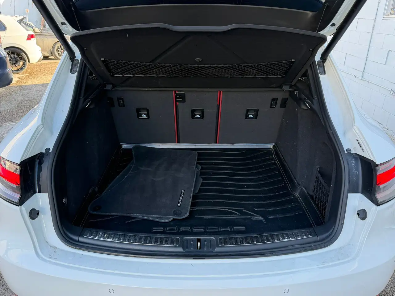 Porsche Macan снимка Porsche Macan