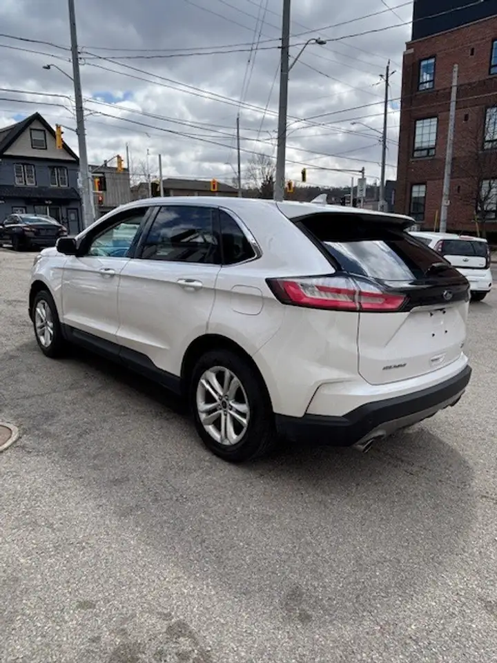 Ford Edge снимка Ford Edge