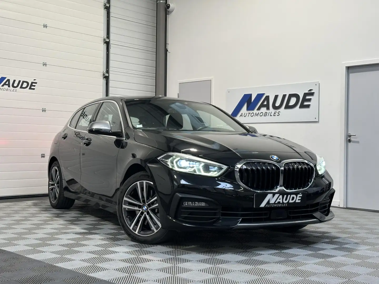 BMW 118 118d 150 ch BVA8 Luxury Schwarz - 1