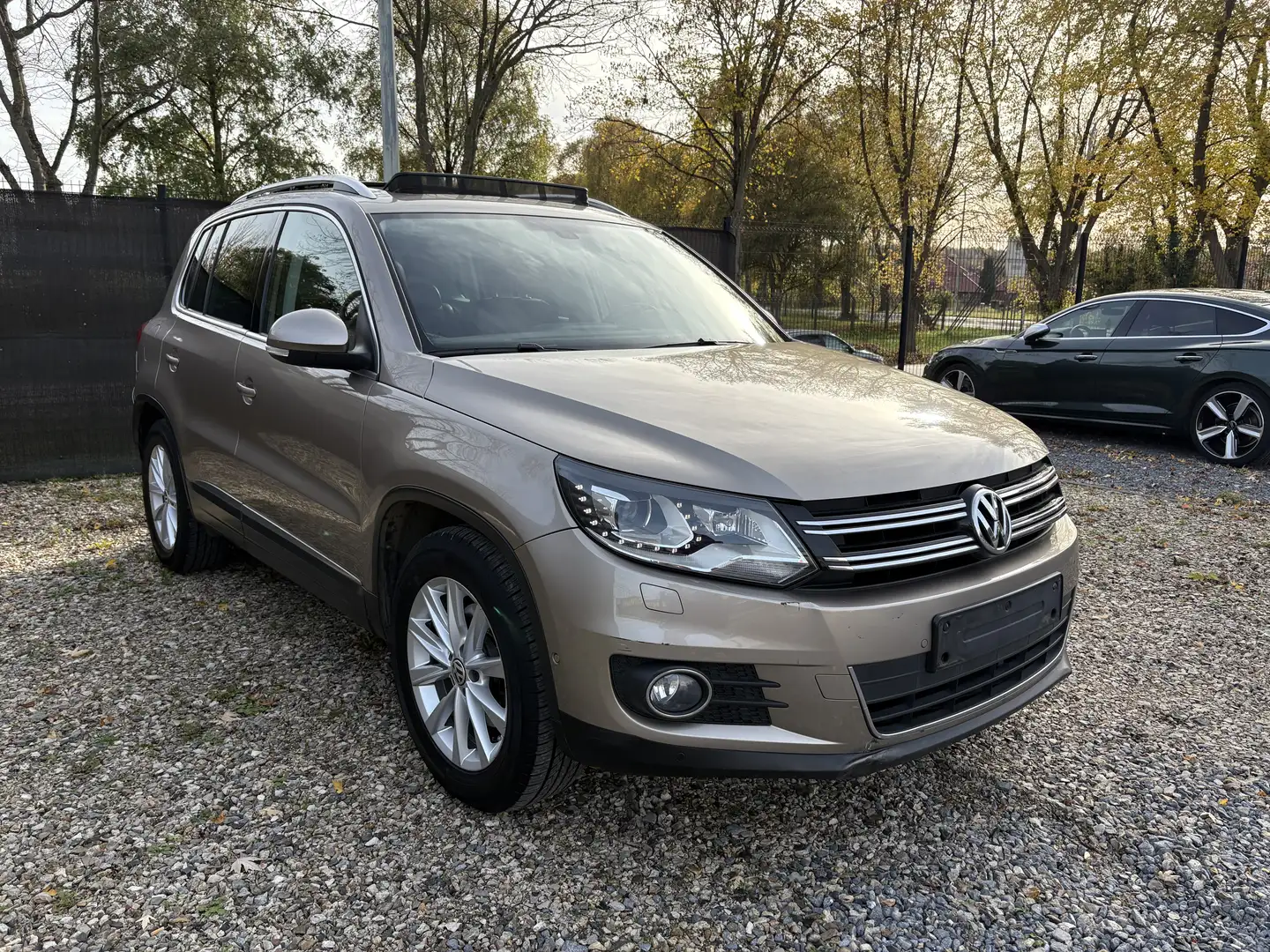 Volkswagen Tiguan Tiguan 2.0 TDi ! 1E PROP-NAVI-CUIR-PANO-FRAIS CAR! Beige - 2