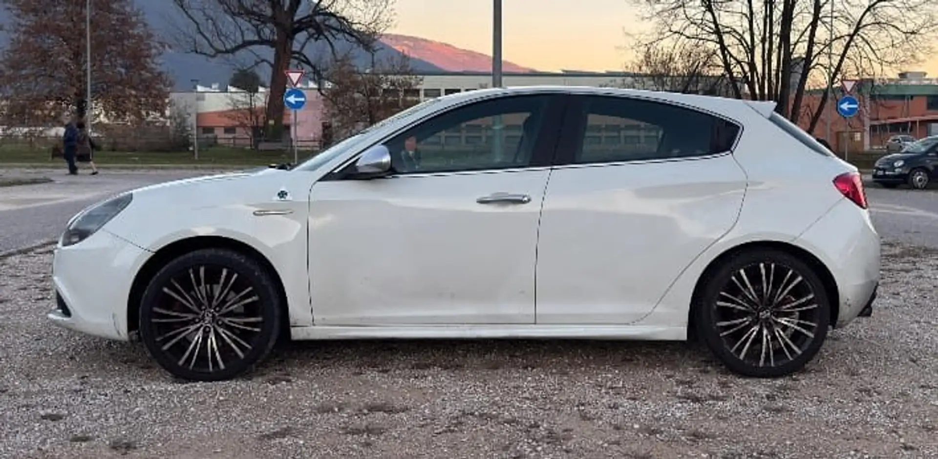 Alfa Romeo Giulietta 2.0 jtdm Quadrifoglio 170cv - 1