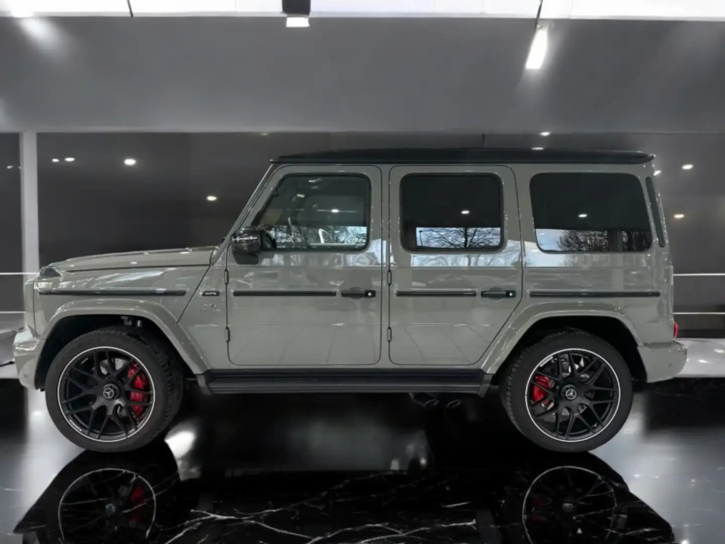 Mercedes-Benz G 63 AMG Linea Exclusive Interior 4Matic Speedshift TCT 9G Gris - 2
