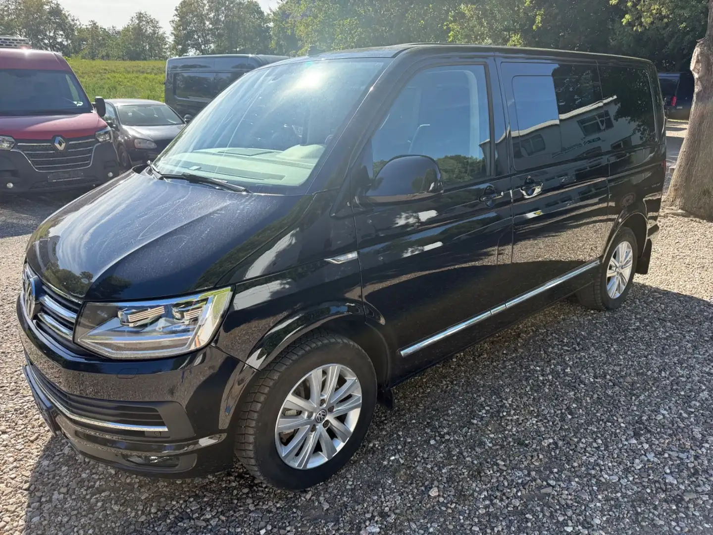 Volkswagen T6 Multivan Business 4Motion Schwarz - 1